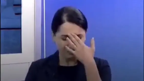 خبری که اشک خانم مجری را روی آنتن زنده درآورد + فیلم گریه خانم مجری