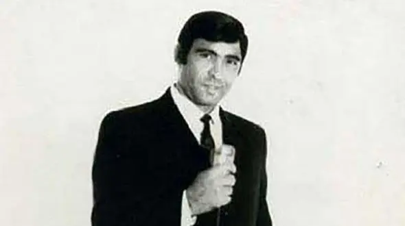 درباره خواننده ناکام «اگه یادش بره که وعده با من داره»