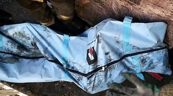 جسد مرد آبادانی کرم زده پیدا شد /  یک زن 11 ماه با این جسد زندگی کرد!