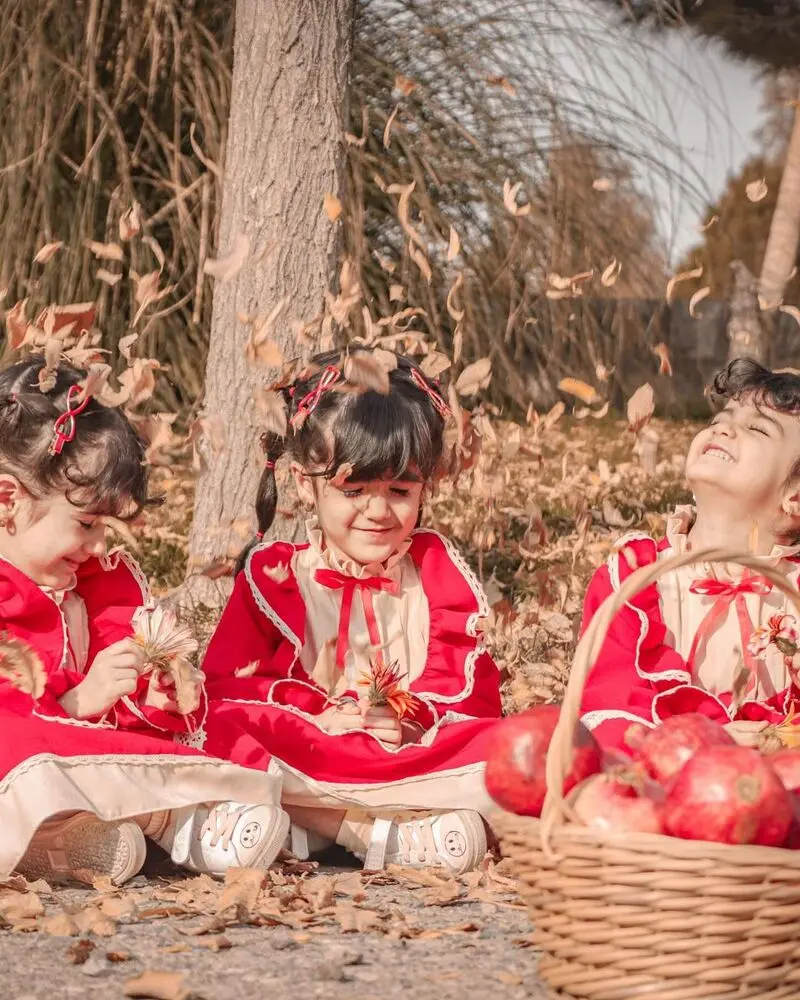 خواهران سه قلو در شب یلدا