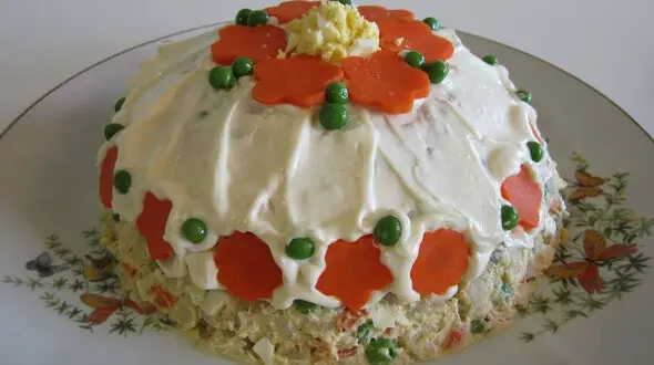 آموزش چندین مدل کیک مرغ و ماکارونی و الویه / فیلم