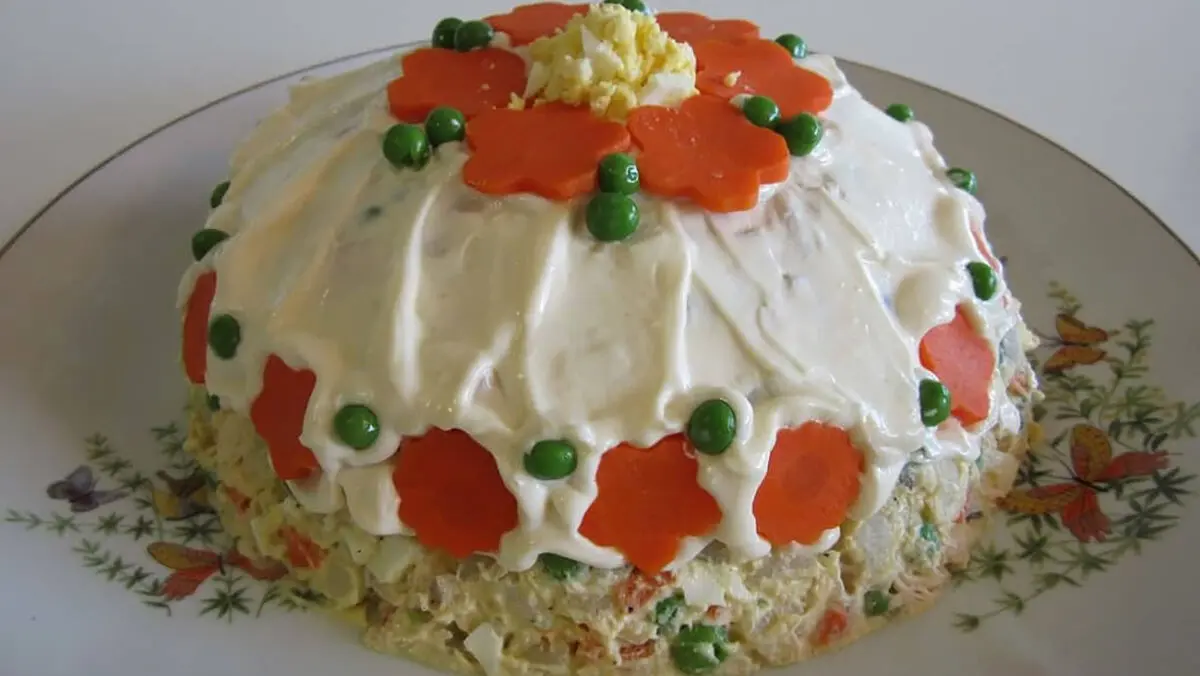 آموزش چندین مدل کیک مرغ و ماکارونی و الویه