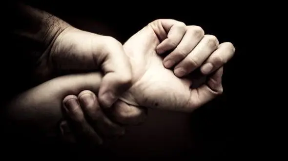 افزایش رفتارهای خشونت آمیز علیه زنان خانه دار/ نهاد کارآمدی برای مقابله با خشونت نداریم 