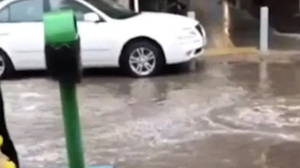 فیلم آبگرفتگی وحشتناک در اصفهان / شهر را باران برد