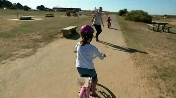 نوازدان این روستا بدون دست به دنیا می آیند!