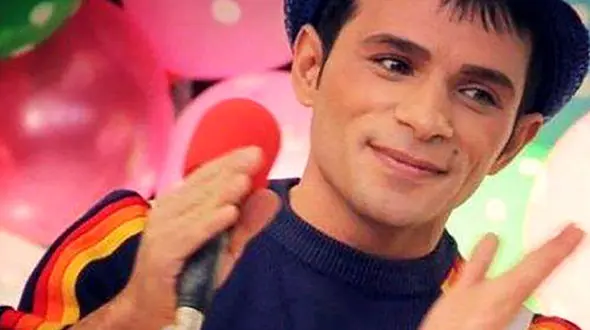 سرنوشت مجری جوان صدا وسیما اشک همه را در می آورد / پدر و مادر نامهربانم برایتان عروس آورده ام +فیلم