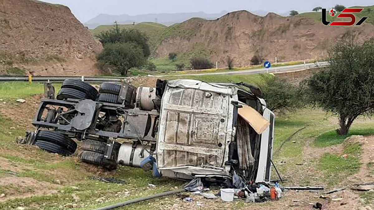 واژگونی مرگبار تریلر در جاده سروآباد 