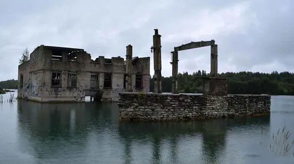 زندان مخوف زیر آب که پاتوق شده است+عکس