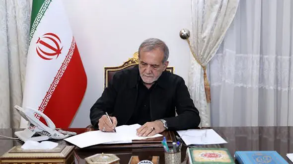 پیام تسلیت دکتر پزشکیان در پی درگذشت خواهر شهیدان قمی 