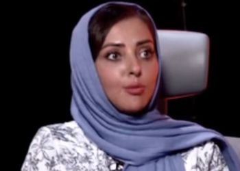 فیلم اشک‌های جگرسوز نفیسه روشن : پدر و مادرم سال 85 جدا شدن و من ... / کار زیاد می کردم تا بتونم شهریه مدرسه و دانشگاه داداشمو رو بدم....