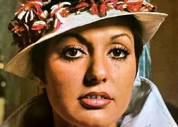 عکس «گوگوش» در 27 سالگی در جشن عروسی دختری محجبه و زیبا  /  سال 56