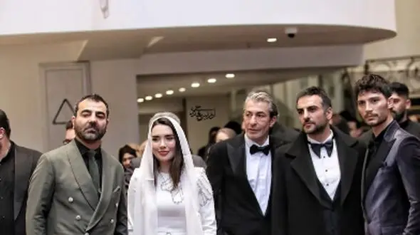(فیلم) ارادت قلبی بازیگران ترکیه ای نسبت به ایرانی ها/ از تعظیم کردن ارکان پتک کایا به افتخار ایرانی ها، تا ابراز علاقه ایلهان شن به دختربچه طرفدارش
