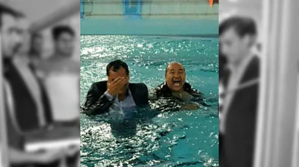 عکس / نماینده و فرماندار با کت و شلوار داخل استخر پریدند! / در مراسم افتتاح استخر شهرستان فراشبند