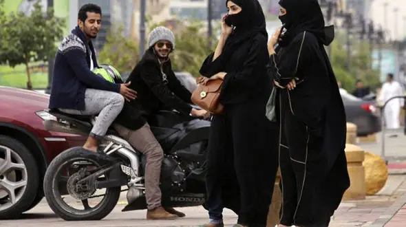 مبلغ وهابی وابسته به آل سعود : زنان تاریخ اِنقضا دارند!