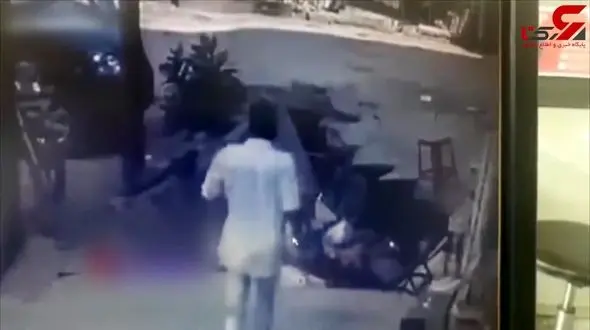 خیابان جوان عابر پیاده را بلعید / در هند رخ داد + فیلم