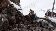 جزییات ریزش سنگ در جاده چالوس / 2 نفر راهی بیمارستان شدند