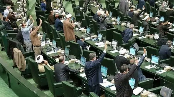  محکومان مالی مهریه حبس نمی شوند/ سقفی برای مهریه تعیین نشد/ پابند الکترونیکی بجای حبس  