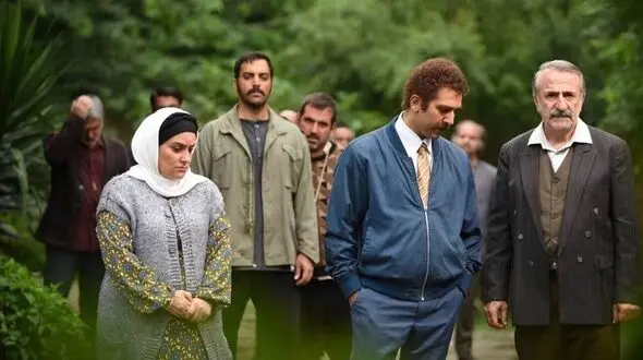 تصویری از غزاله اکرمی، بهادر زمانی و مهدی صبایی / قاب یادگاری سوجان، سهراب و غلام در پشت صحنه سریال