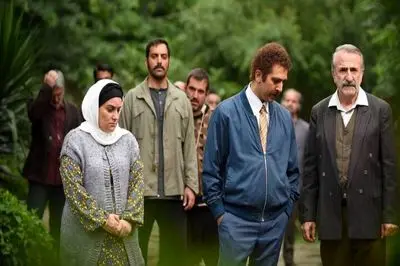 تصویری از غزاله اکرمی، بهادر زمانی و مهدی صبایی / قاب یادگاری سوجان، سهراب و غلام در پشت صحنه سریال