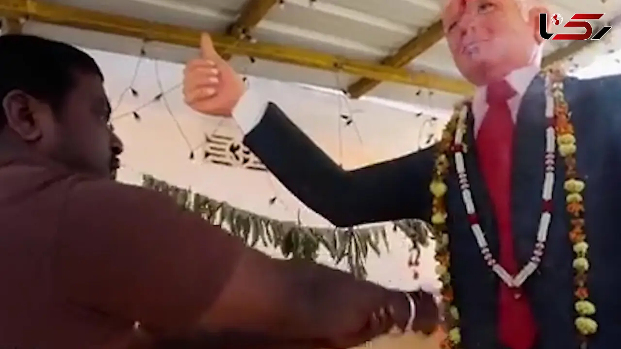اقدام عجیب مرد هندی با مجسمه دونالد ترامپ+فیلم