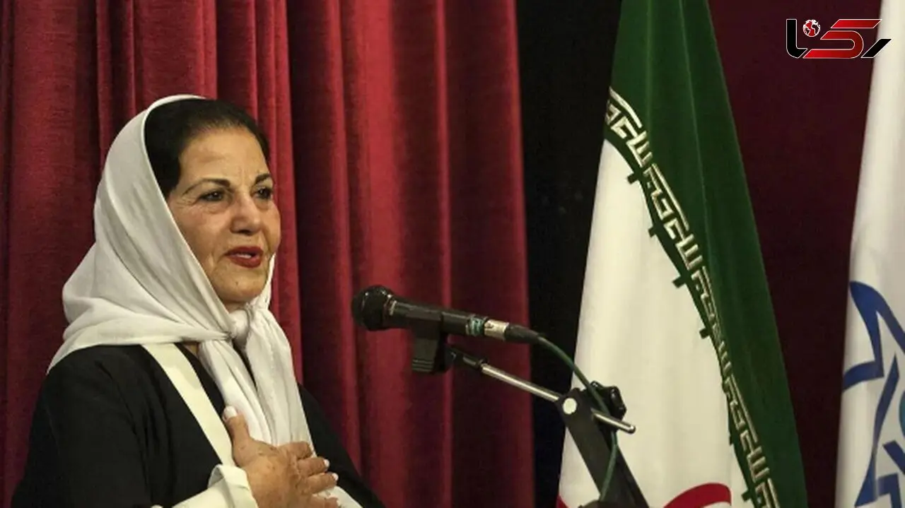 عکس | تونل زمان؛ پوری بنایی در کنار اسب محبوب‌اش در دهه ۵۰