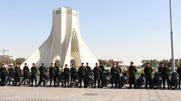 ببینید/ چتر گشت ویژه در بزرگراه های تهران / تبهکاران خشن مات شدند + فیلم و عکس