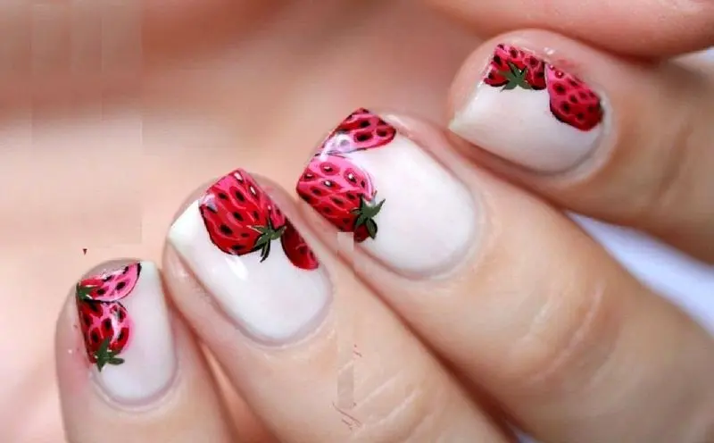 مدل ناخن یلدایی کوتاه و ساده 2