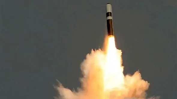 شکست آزمایش موشکی زیردریایی هسته‌ای انگلیس 