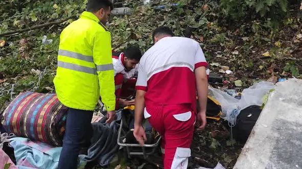 فیلم صحنه سقوط مرگبار  کی‌ام‌سی در جاده چالوس  + گفتگو با مقام پلیسی