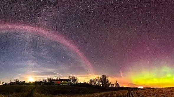 عکس خارق‌العاده از توفان ژئومغناطیسی