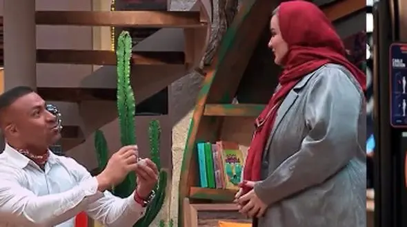 فیلم/ همای سعادت رو شونه نعیمه نظام‌دوست/خواستگار نعیمه قهرمان مستر المپیا و استاد هادی چوپان از آب دراومد