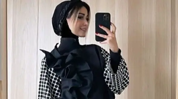 نگاهی به آلبوم عکس کودکی بامزه 34 سال پیش همسر شاهرخ استخری/ معلوم شد نبات کوچولو لُپ هاش رو از کی به ارث برده!