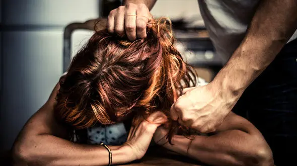 قتل وحشتناک دختری 30 ساله توسط مرد آشنا / مصر