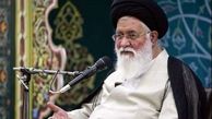 امام جمعه مشهد: کسانی که با رهبری زاویه دارند نباید به جایی برسند