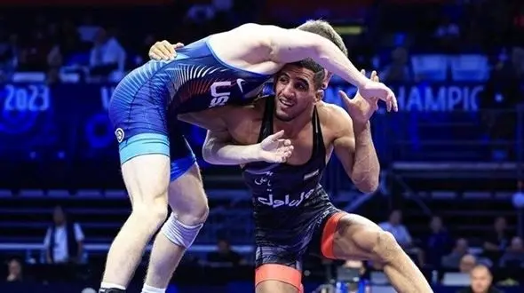 درخشش کشتی ایران در المپیک/ آزادکاران قهرمان تیمی شدند