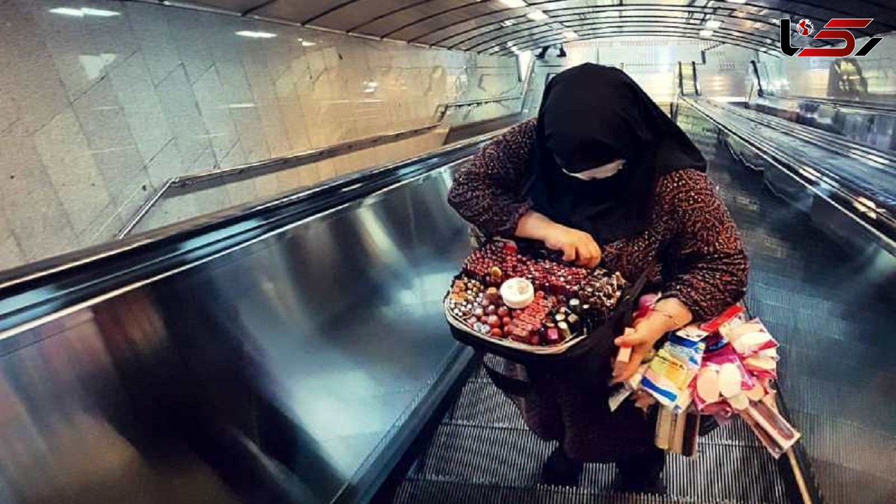 راز زندگی زن ثروتمند تهرانی که در مترو دستفروشی می کند! / فرار 2 دختر از شکنجه گاه این زن فاش کرد
