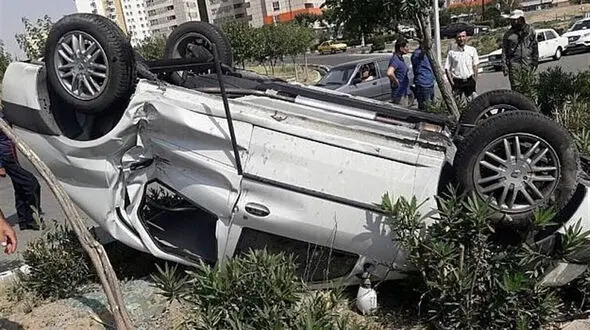 فیلم لحظه مچاله شدن خودرو ال 90 و پژو 206 در شاخ به شاخ وحشتناک 