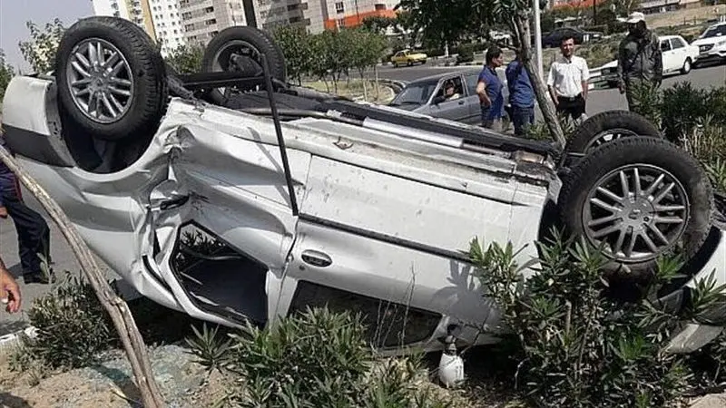 فیلم لحظه مچاله شدن خودرو ال 90 و پژو 206 در شاخ به شاخ وحشتناک