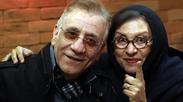 رونمایی از تنها عکس موجود مراسم عروسی مالک سریال دلدادگان و همسر واقعی‌اش رویا تیموریان /  چه تاج عروسی ای در این سن و سال ...