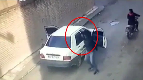 فیلم زورگیری وحشتناک از مرد پراید سوار در روز روشن + عکس