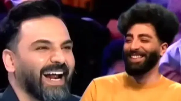 فیلم/ یادی کنیم از روزی که معنی کلمه «خره» در اصفهان، در برنامه عصر جدید مشخص شد؛ فقط خنده‌های احسان علیخانی که تازه متوجه موضوع شده!