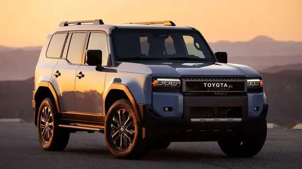 مقایسه پرفروش‌ ترین خودرو ایران با کشورهای عربی؛ اینجا کوییک، آنجا لندکروز