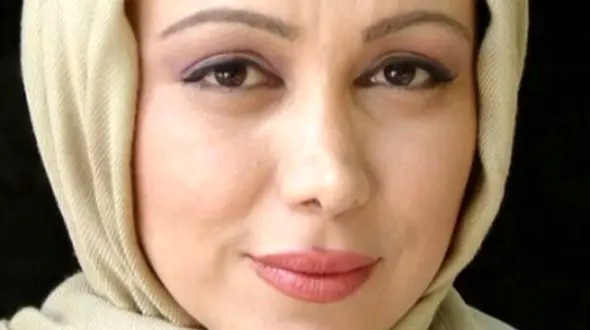 ویدئو/ لحظات عرفانی و گریه‌های احساسی بهنوش بختیاری در امامزاده صالح: کلی گریه کردم و سبک شدم...