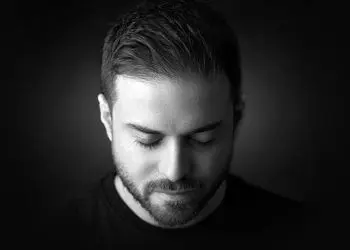 فیلم / بابک جهانبخش در کنسرتش: بخاطر اعتراضات مردم آهنگ شاد نمی خونم/ اعتراض مردم به گرانی به حقه / منم پول کنسرت رو میدم خیریه 