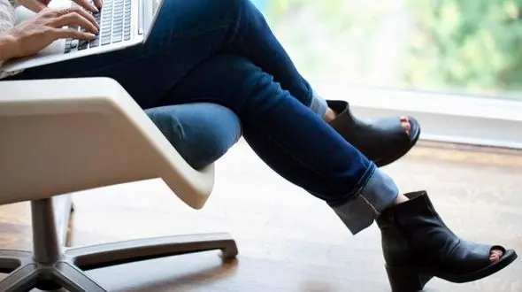 چرا نباید پاها را در این حالت قرار داد؟