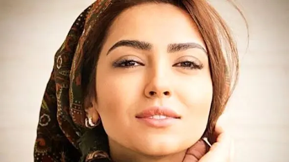 ویدیو امروز | ماجرای گفتنی از آشنایی سپند امیرسلیمانی و همسرش《مونا کرمی》از زبان خواهرش "کمند"