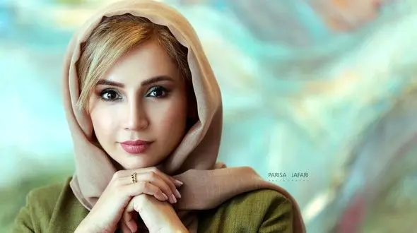 عکس متفاوت و کریسمسی شبنم قلی‌خانی در دبی 