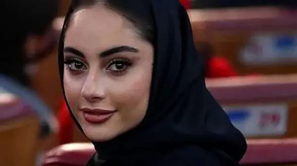 نگاهی به جشن تک‌نفره ساده و خلوت ترلان پروانه با یک کیک شکلاتی خوشمزه در خانه/ مبارکا باشه+عکس