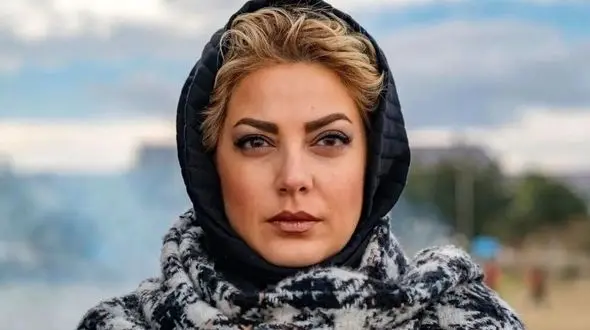 عکس ها / نگاهی به چیدمان  سبک سورئالیسم  خانه طناز طباطبایی زیباترین خانم بازیگر ایرانی / دکوراسیون با اصالت  ایرانی با نقره جات ، مجسمه های گچی یونانی و کوزه سفالی 