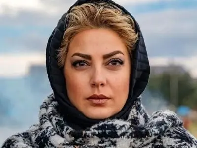 عکس ها / نگاهی به چیدمان  سبک سورئالیسم  خانه طناز طباطبایی زیباترین خانم بازیگر ایرانی / دکوراسیون با اصالت  ایرانی با نقره جات ، مجسمه های گچی یونانی و کوزه سفالی 